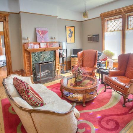 M&M Victorian Bed And Breakfast Marinette 외부 사진