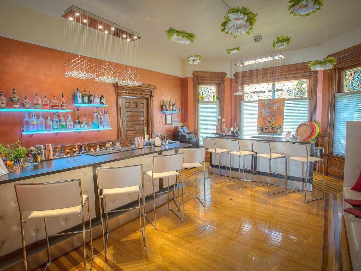M&M Victorian Bed And Breakfast Marinette 외부 사진